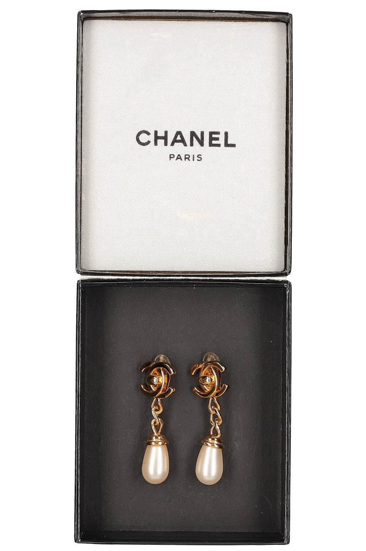 CHANEL Earrings with Pearl Pendant 97