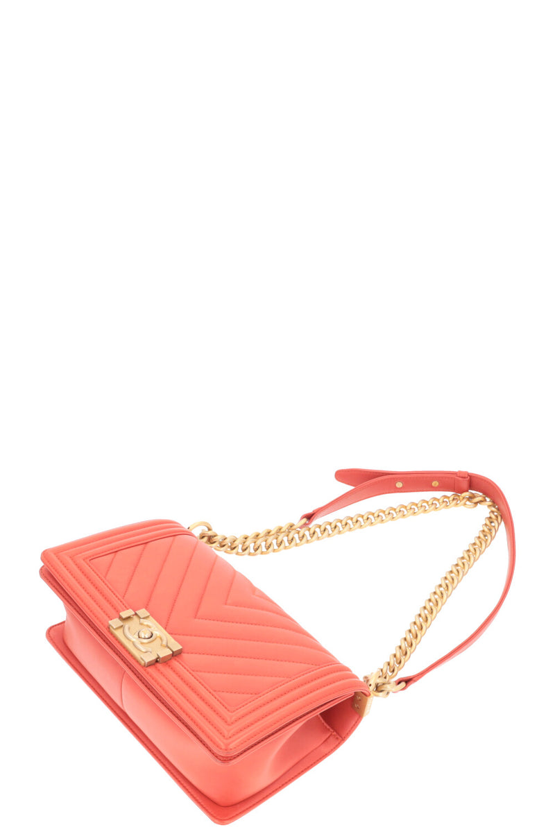 CHANEL Chevron Boy Medium
