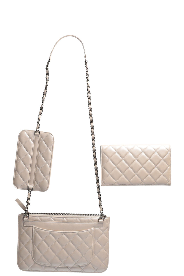 CHANEL Sac Multi Pochette Blanc Irisé