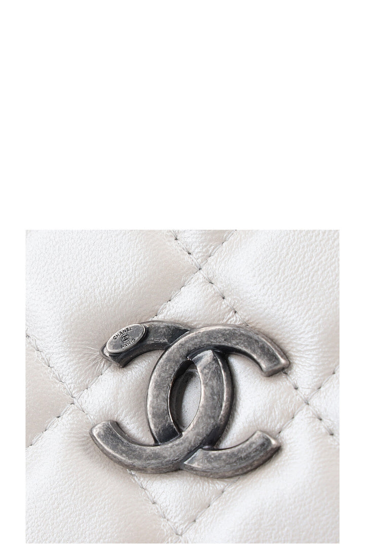 CHANEL Sac Multi Pochette Blanc Irisé