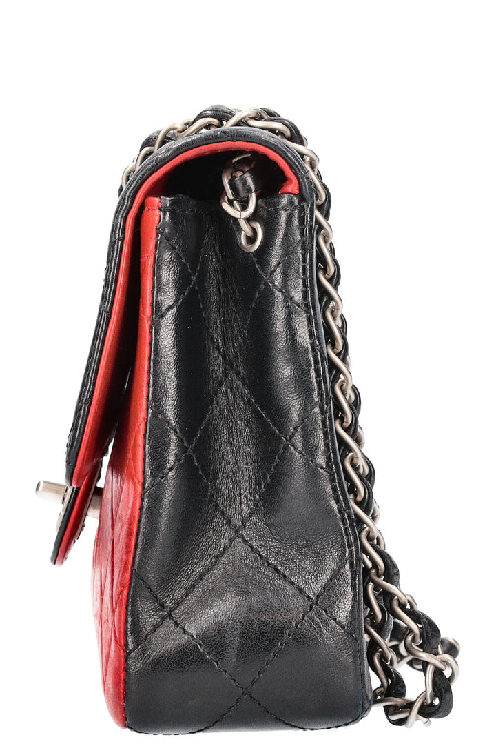CHANEL Sac à rabat unique Noir Rouge