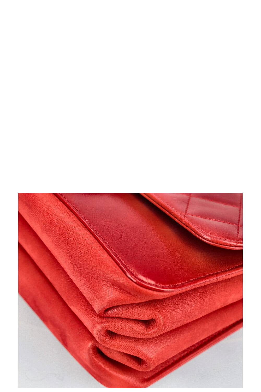 CHANEL Paris Cosmopolite Bag Small Red