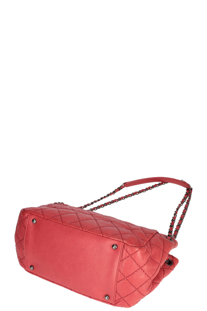 CHANEL Sac Matelassé Cuir Rouge