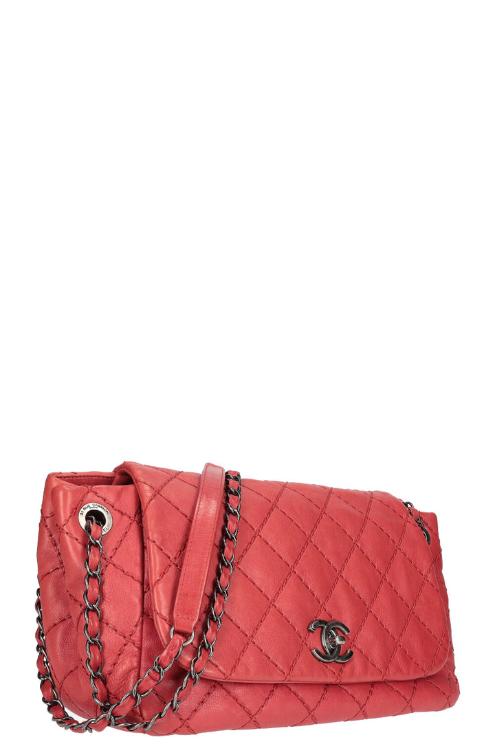 CHANEL Sac Matelassé Cuir Rouge