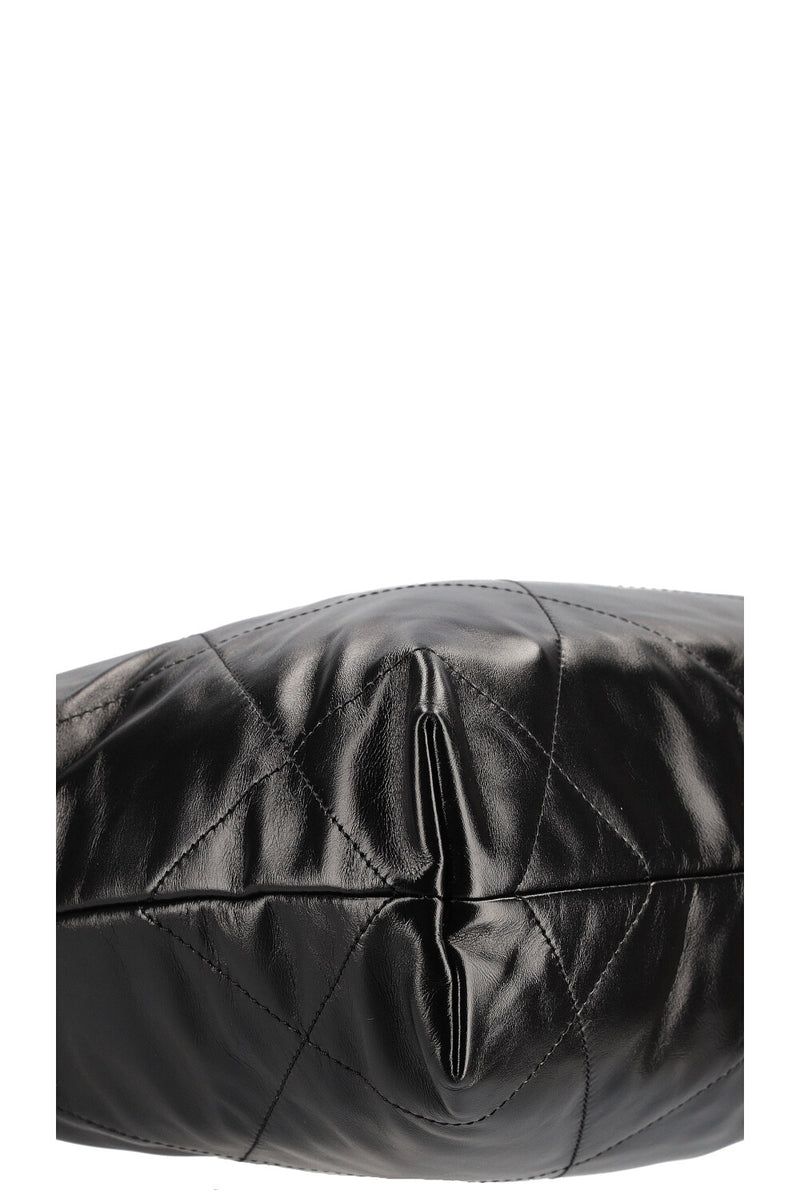 CHANEL 22 Bag Black
