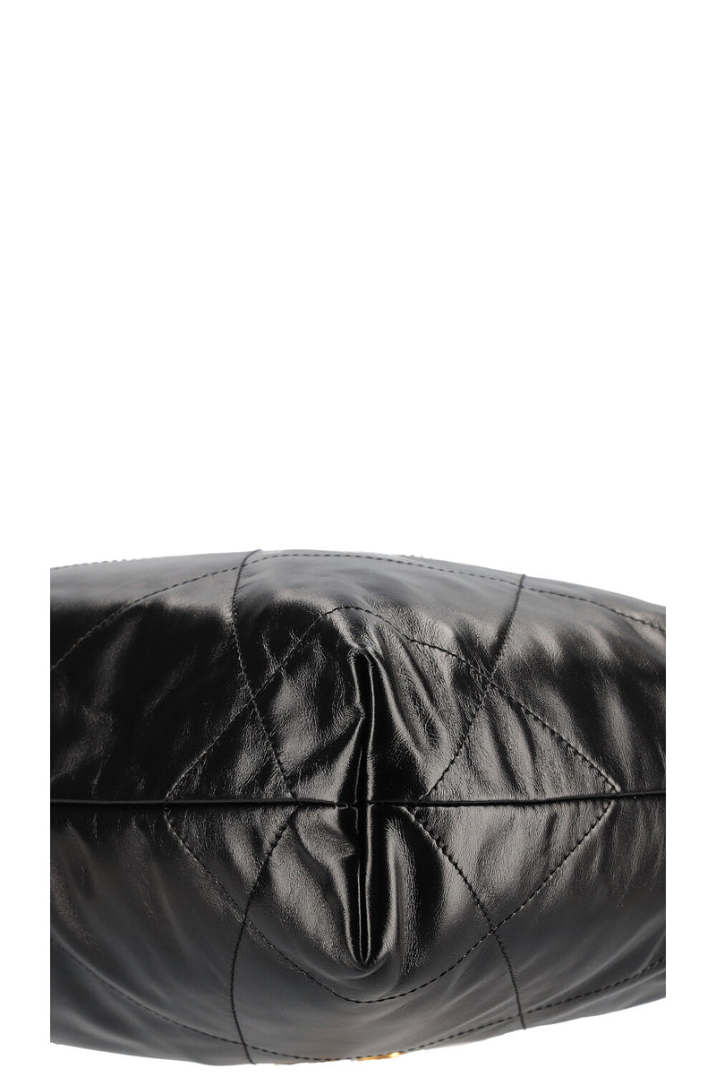CHANEL 22 Bag Black