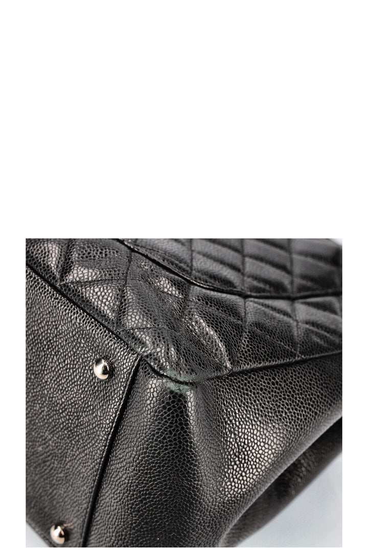 CHANEL GST XL Noir Caviar