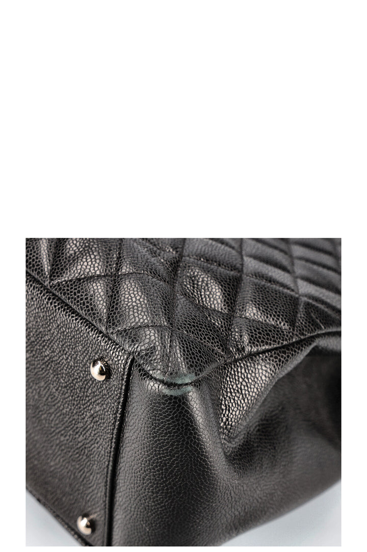 CHANEL GST XL Noir Caviar
