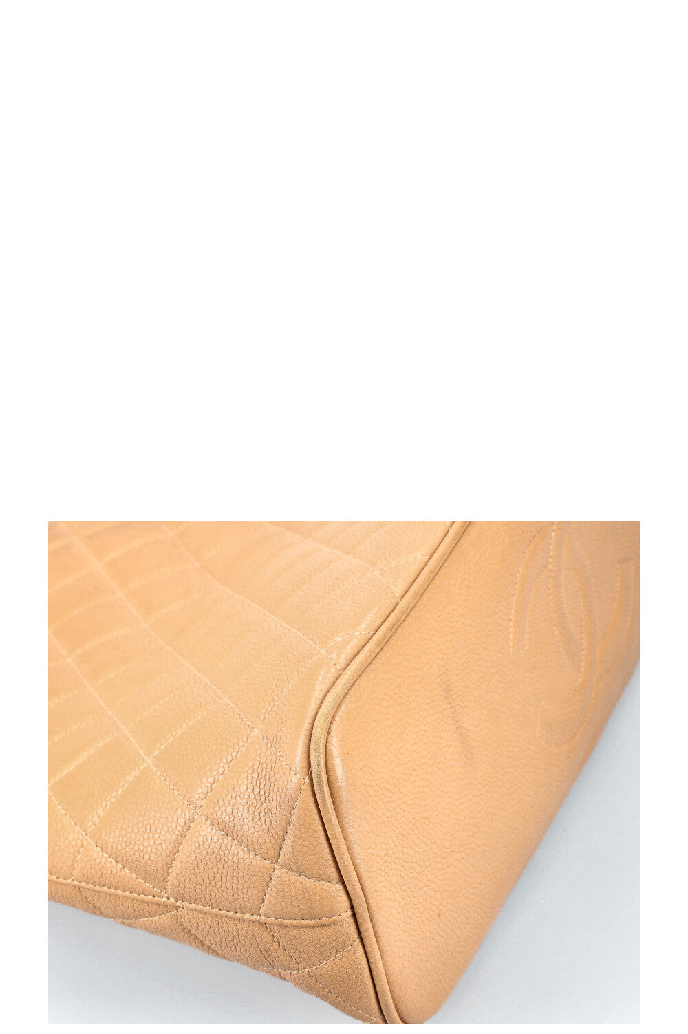 CHANEL Sac Caviar Beige