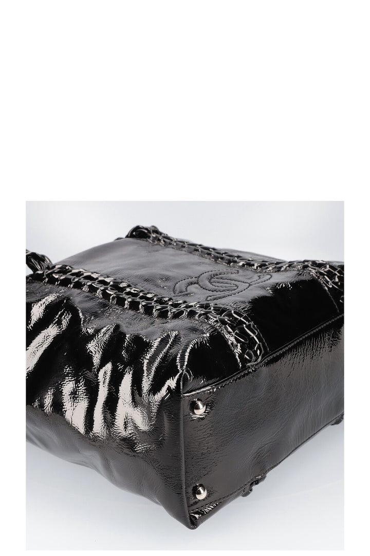 CHANEL Modern Chain Tote Patent Black