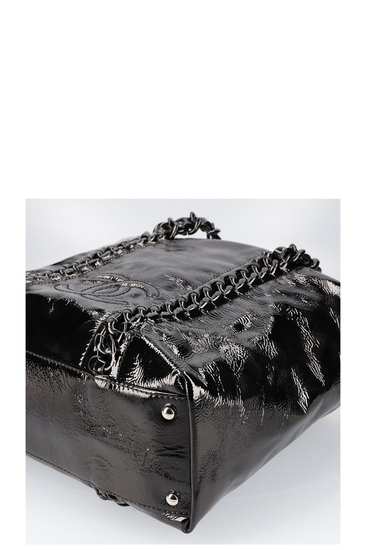 CHANEL Modern Chain Tote Patent Black