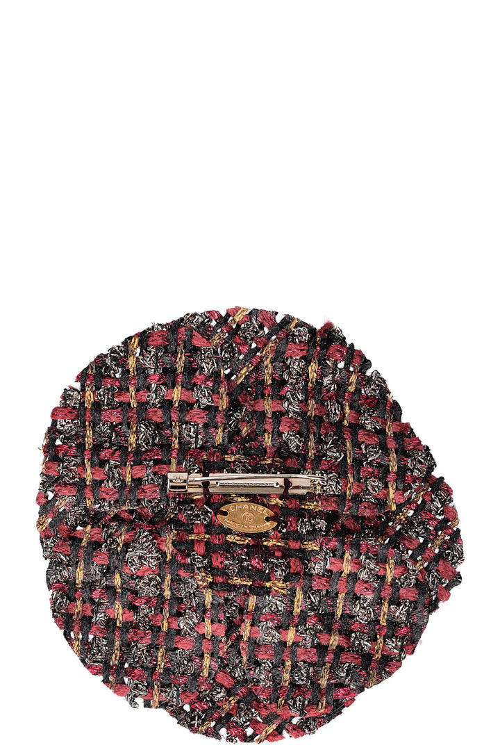 CHANEL Broche Camélia Tweed Rouge