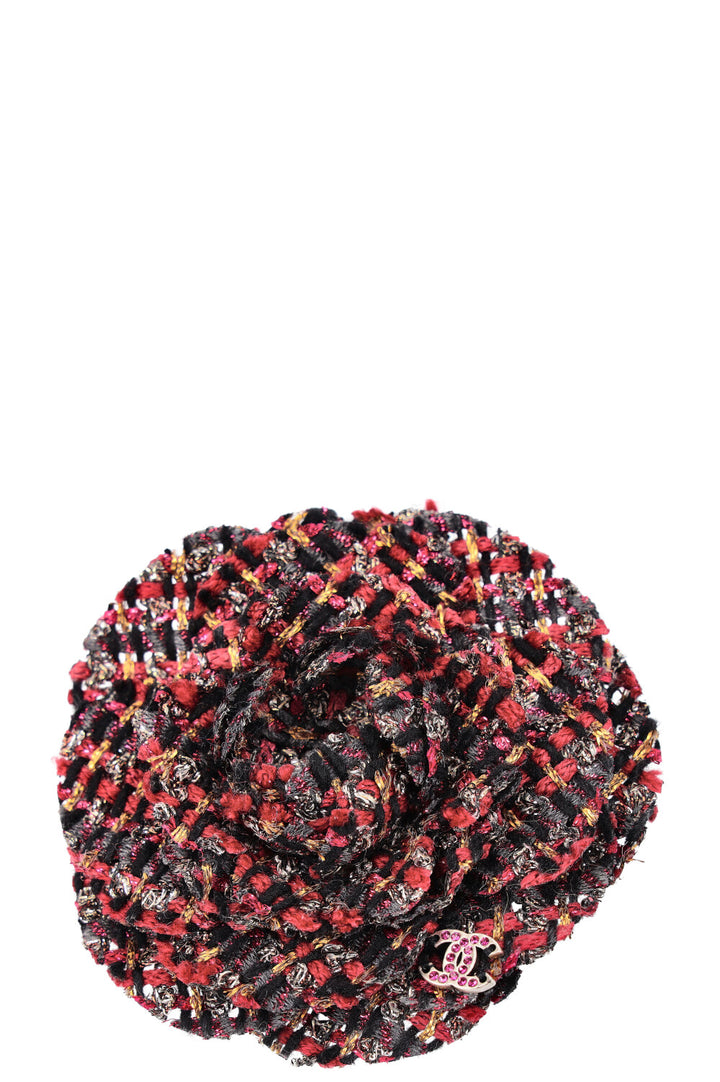 CHANEL Broche Camélia Tweed Rouge