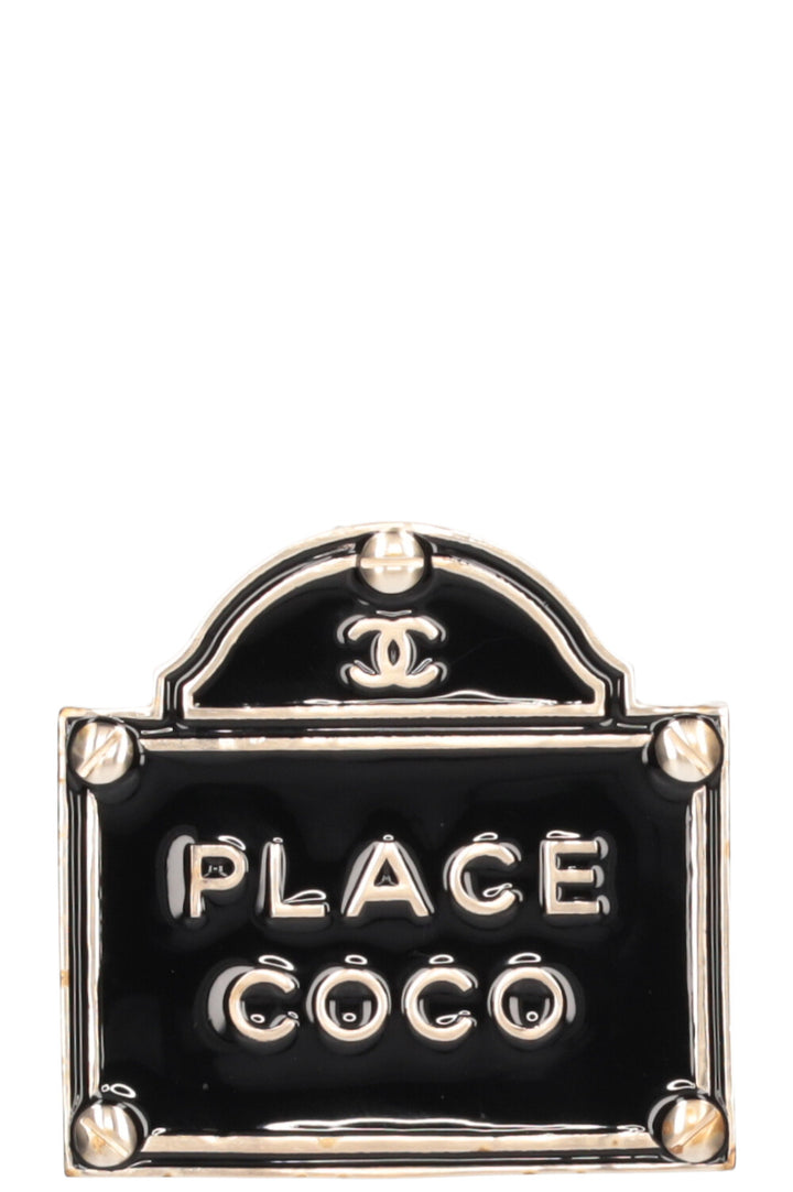 CHANEL brooch
