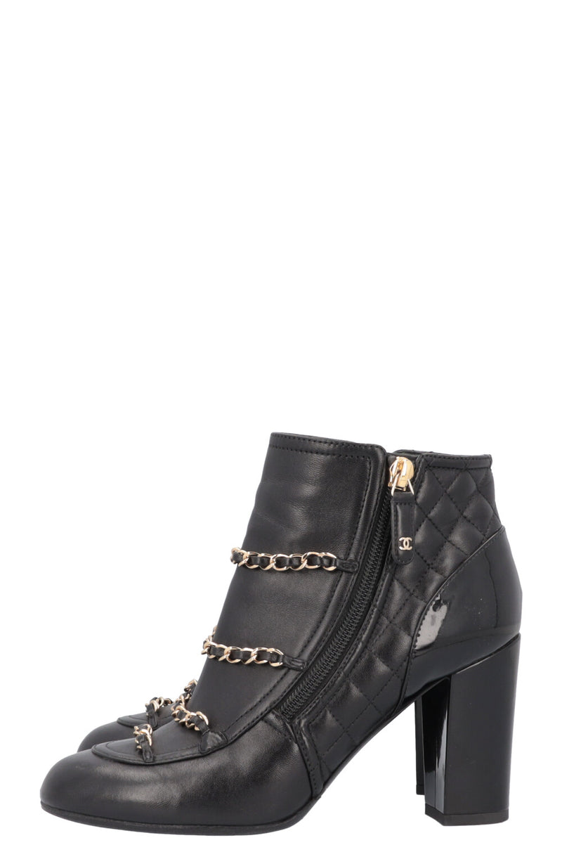 CHANEL Boots with Chain
