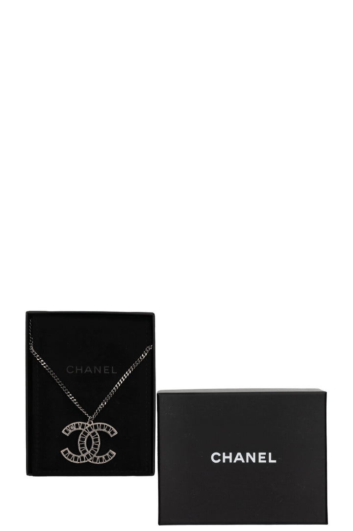 CHANEL CC Necklace 09P Black