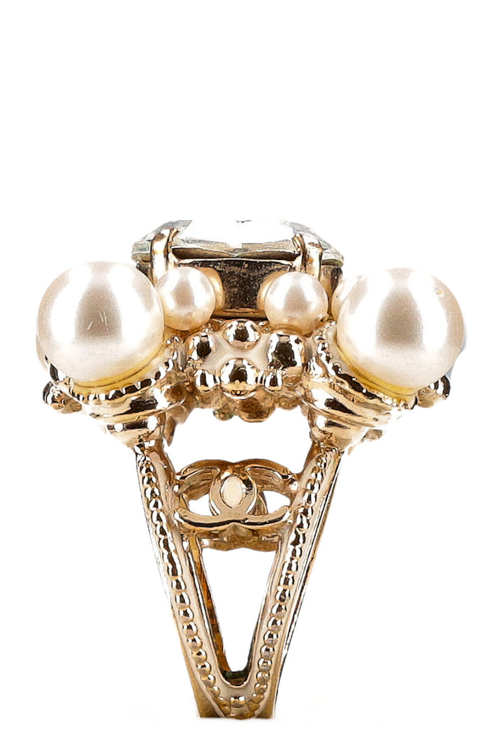 CHANEL Cocktail Ring Pearls 03