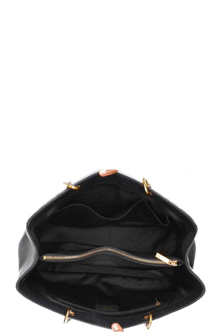 CHANEL GST XL Caviar Black