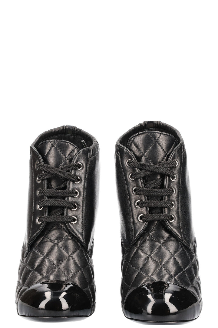 CHANEL Boots Matelassé Noir