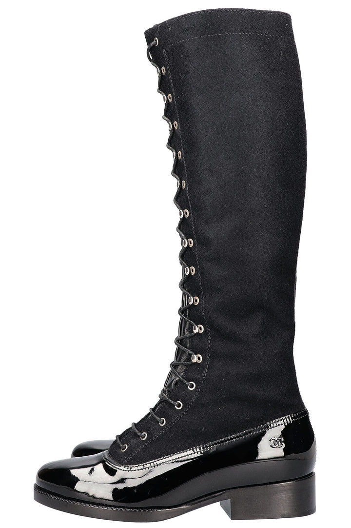 CHANEL Bottines à lacets Noir