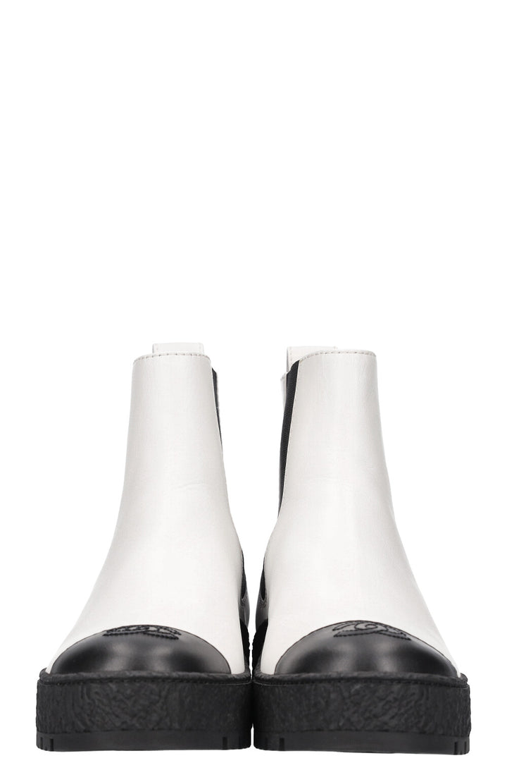 CHANEL Boots Black &amp; White FW21/22