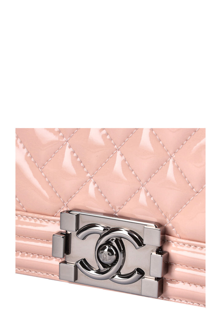 CHANEL Medium Boy Patent Leather Powder
