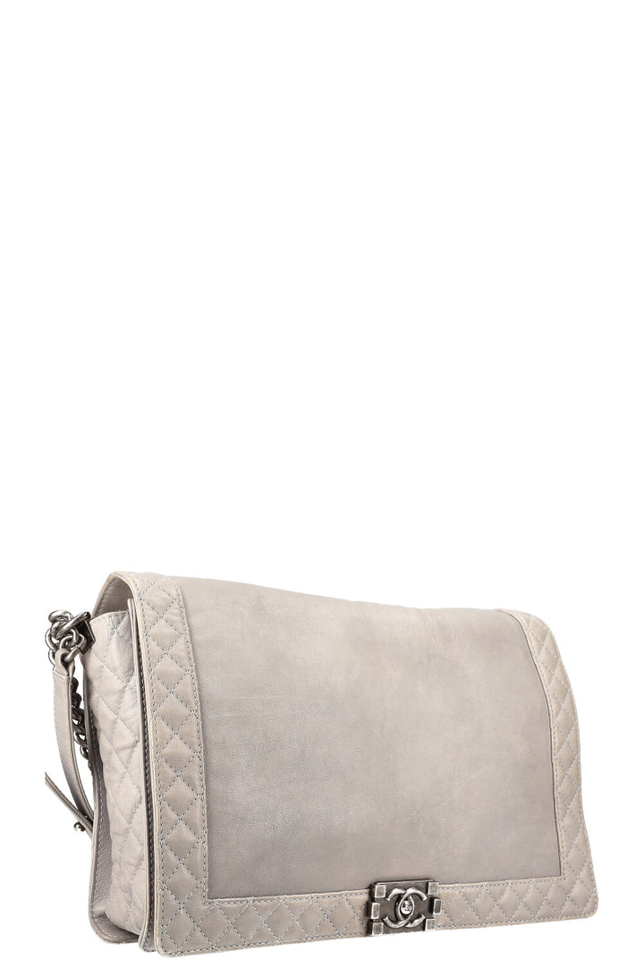 CHANEL Sac Maxi Boy Gris