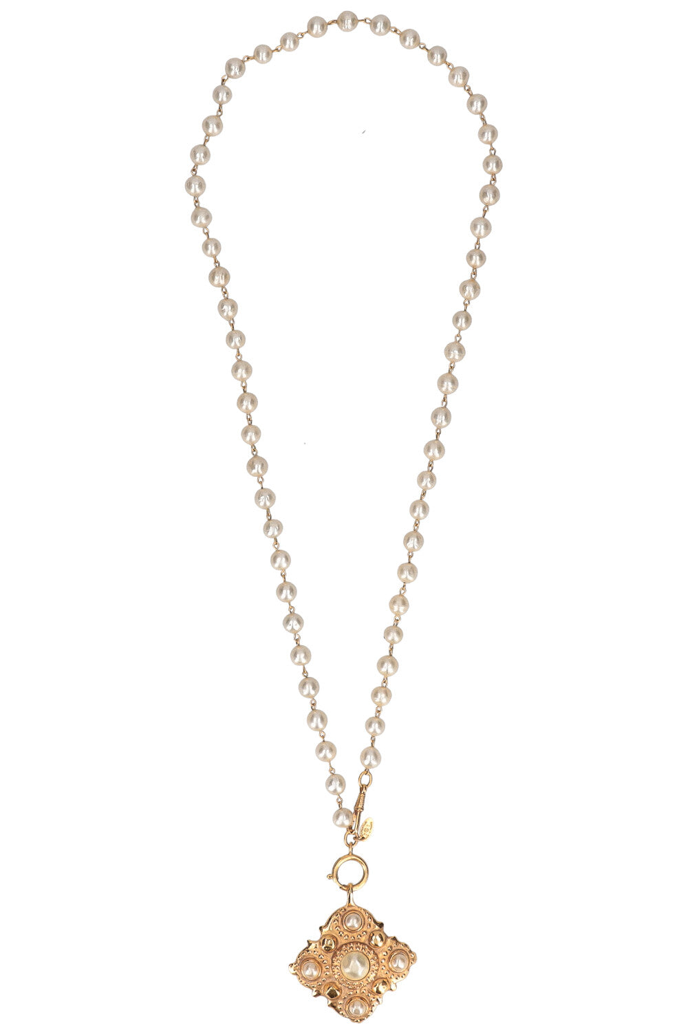 Chanel Pearl Medaillon Necklace Collection 23