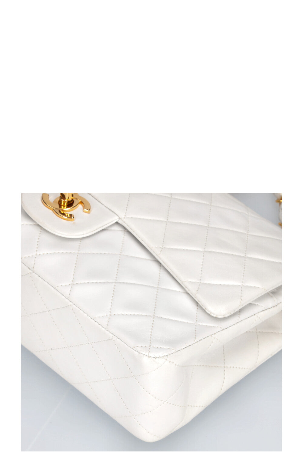 CHANEL Vintage Double Flap Bag Medium White