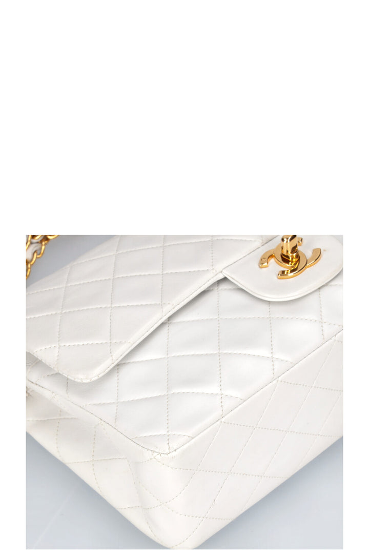CHANEL Vintage Double Flap Bag Medium White