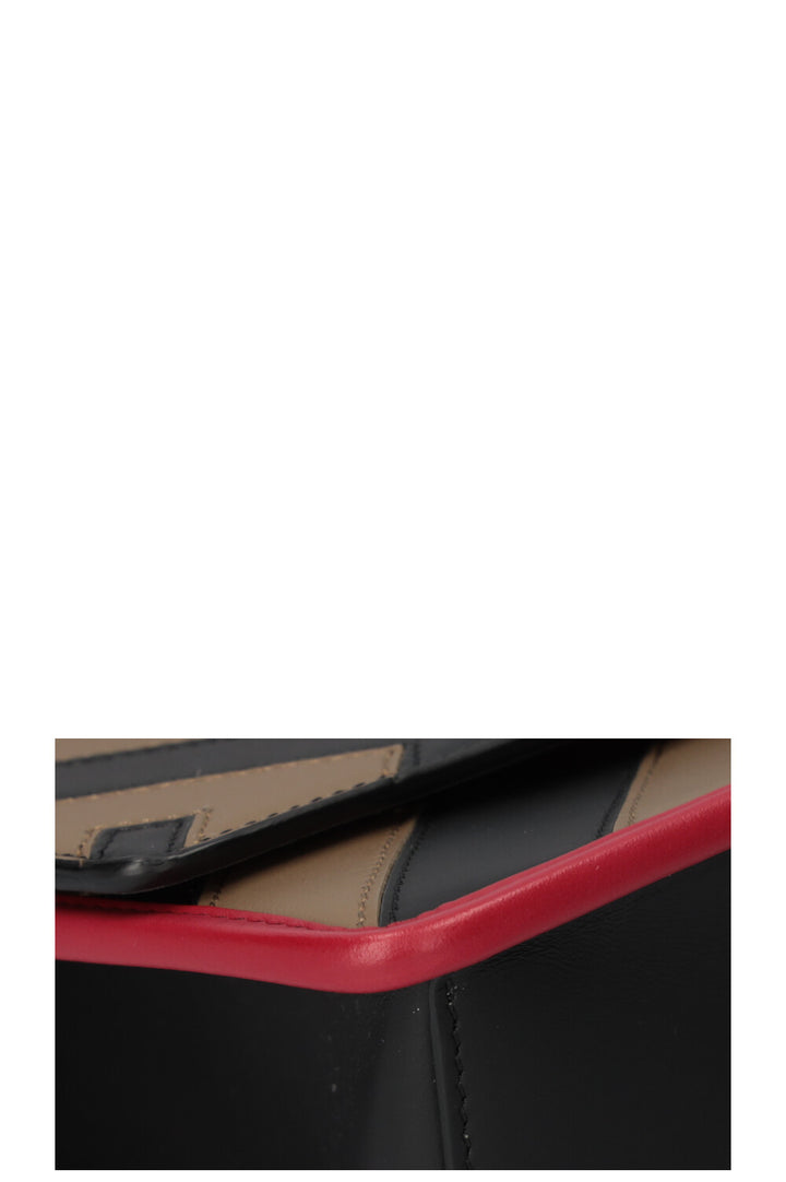 FENDI Kan IF Bag Logo Print Beige, Rouge et Noir
