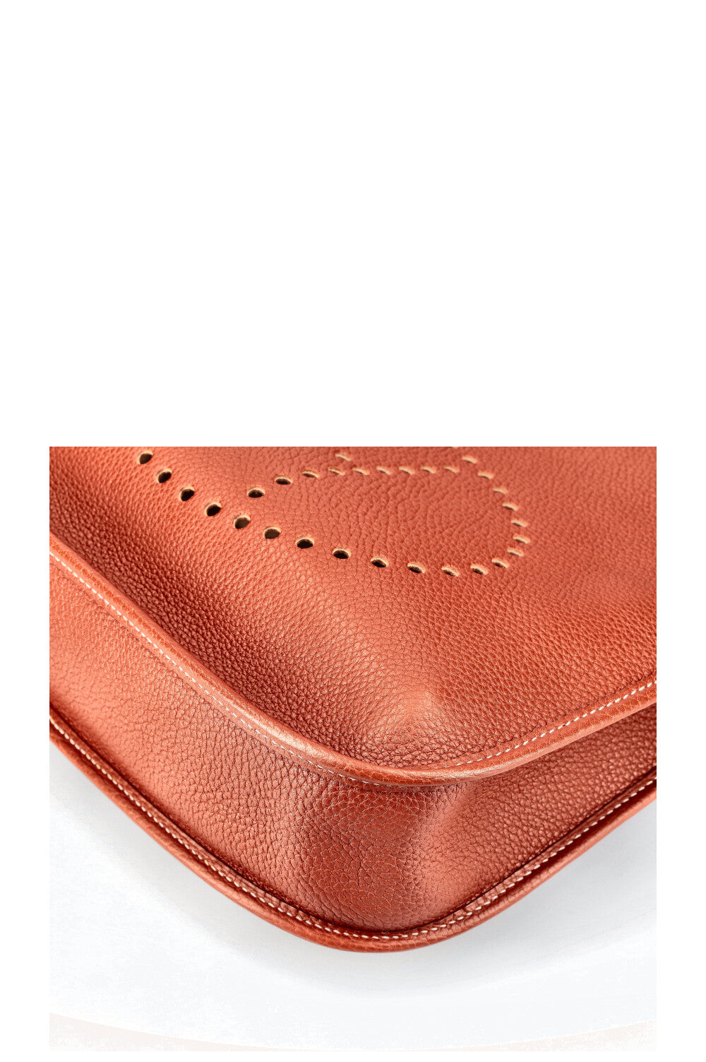 HERMÈS Evelyne GM Clemence  Cognac