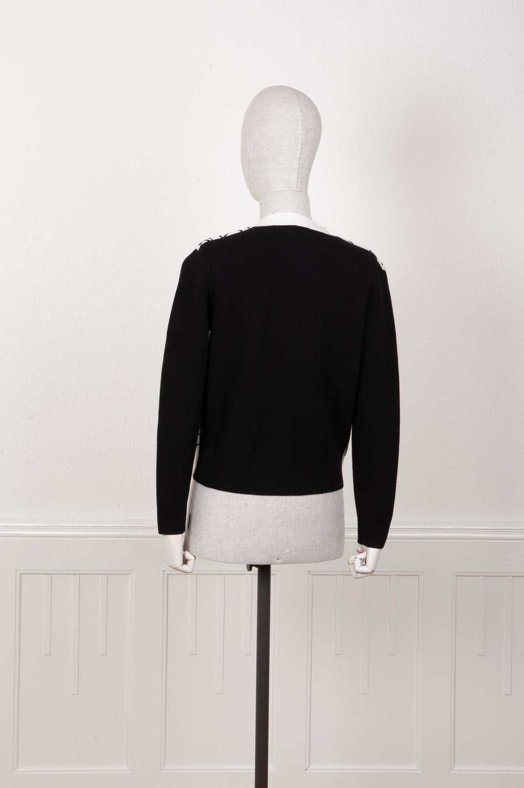 CHANEL Knit Cardigan Cashmere Doves Cruise 22