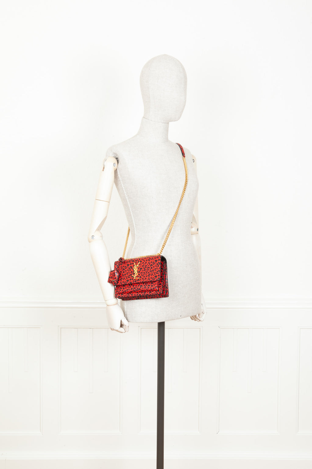 Saint Laurent Red Vicky Bag Medium – A Daily Diva