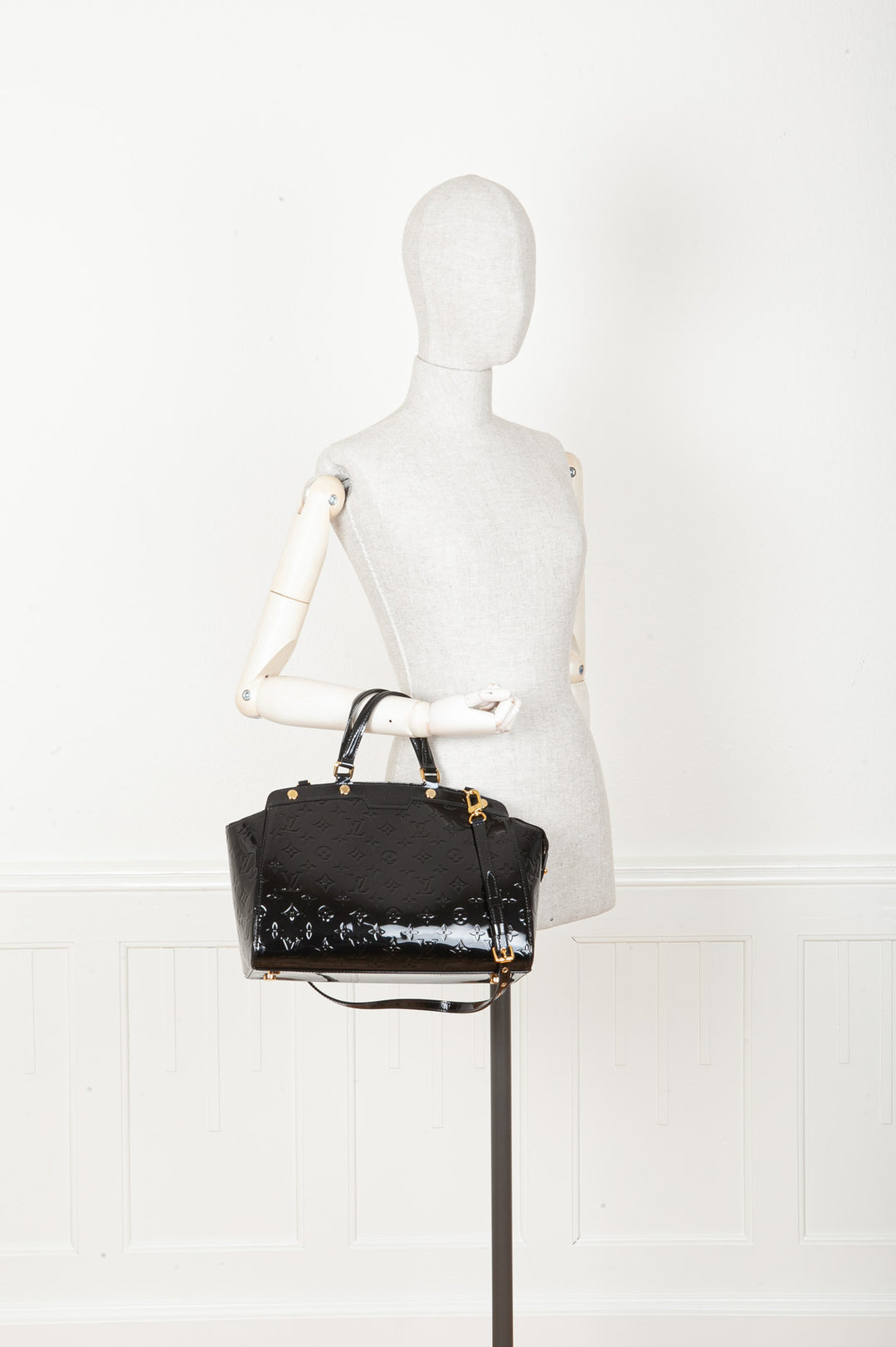 LOUIS VUITTON Brea Bag MM Vernis Noir