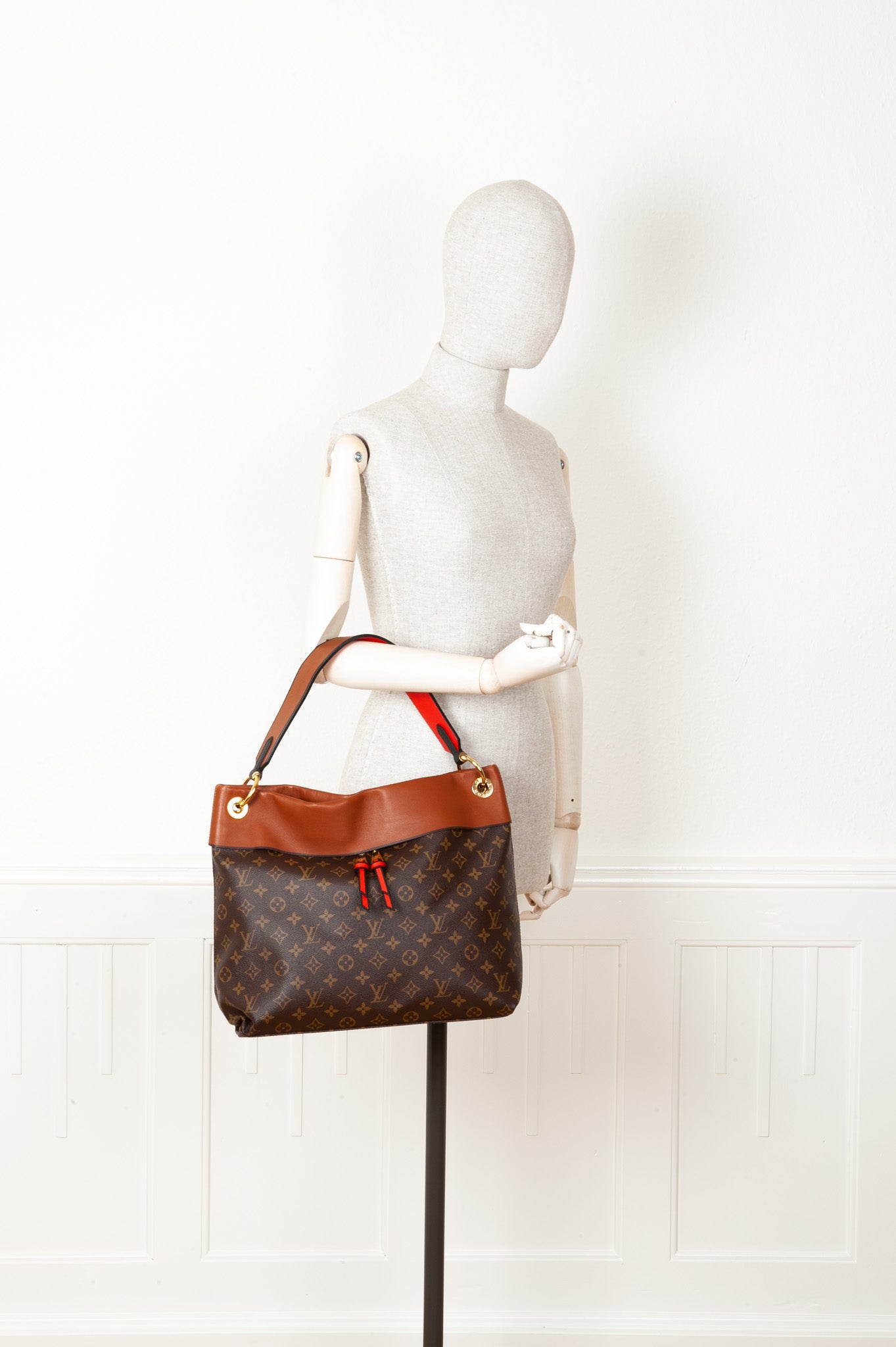 LOUIS VUITTON Tuileries Besace Bag MNG – REAWAKE