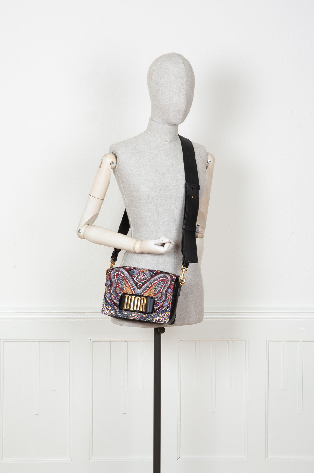 CHRISTIAN DIOR Broderie Papillon Dio(r)évolution