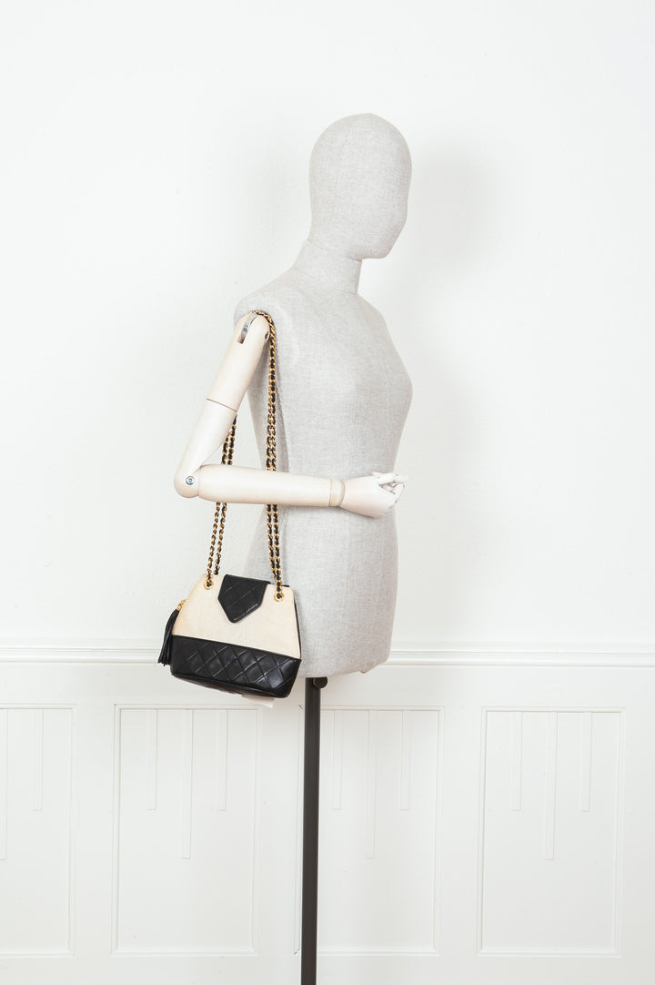 CHANEL Vintage Raffia Bag