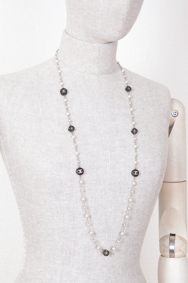 CHANEL Necklace Pearls Fall 2010