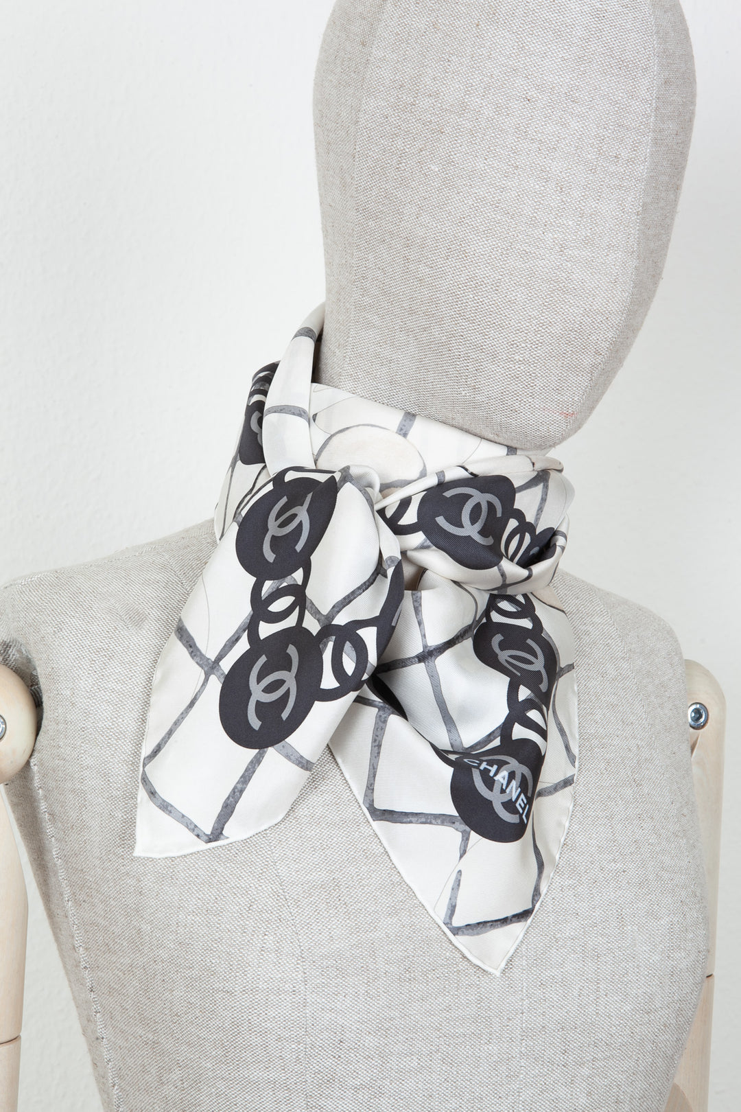 CHANEL CC Camelia Scarf 90 White