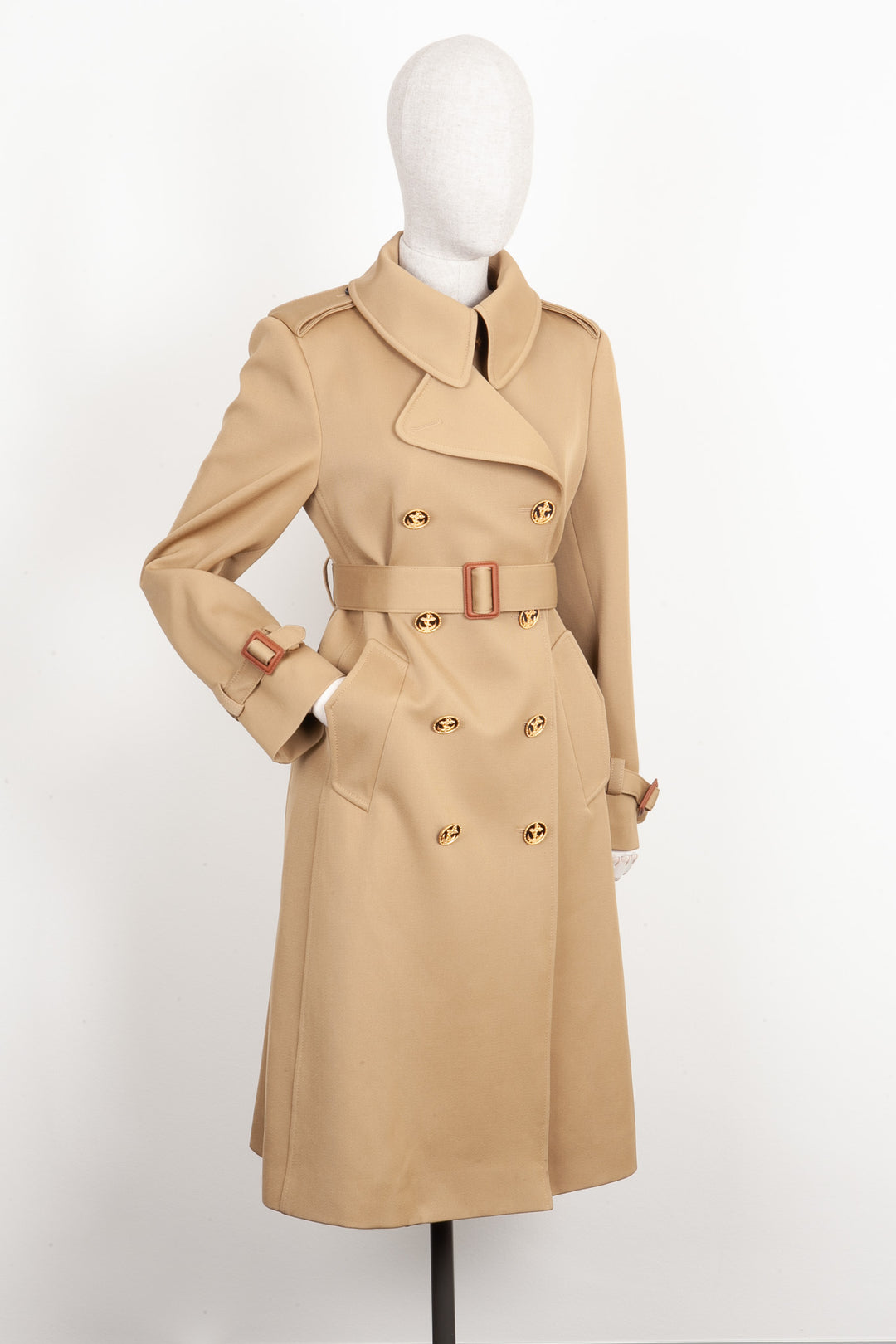 LOUIS VUITTON Trench Coat  with Anchor Buttons Beige