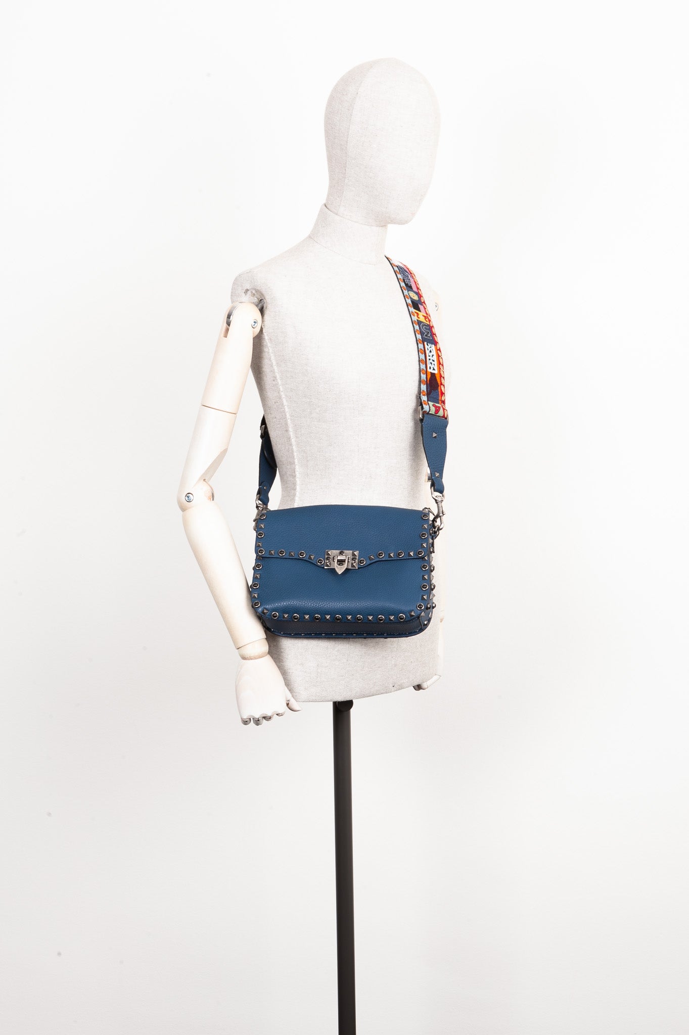 VALENTINO Rolling Rockstud Bag Blue – REAWAKE