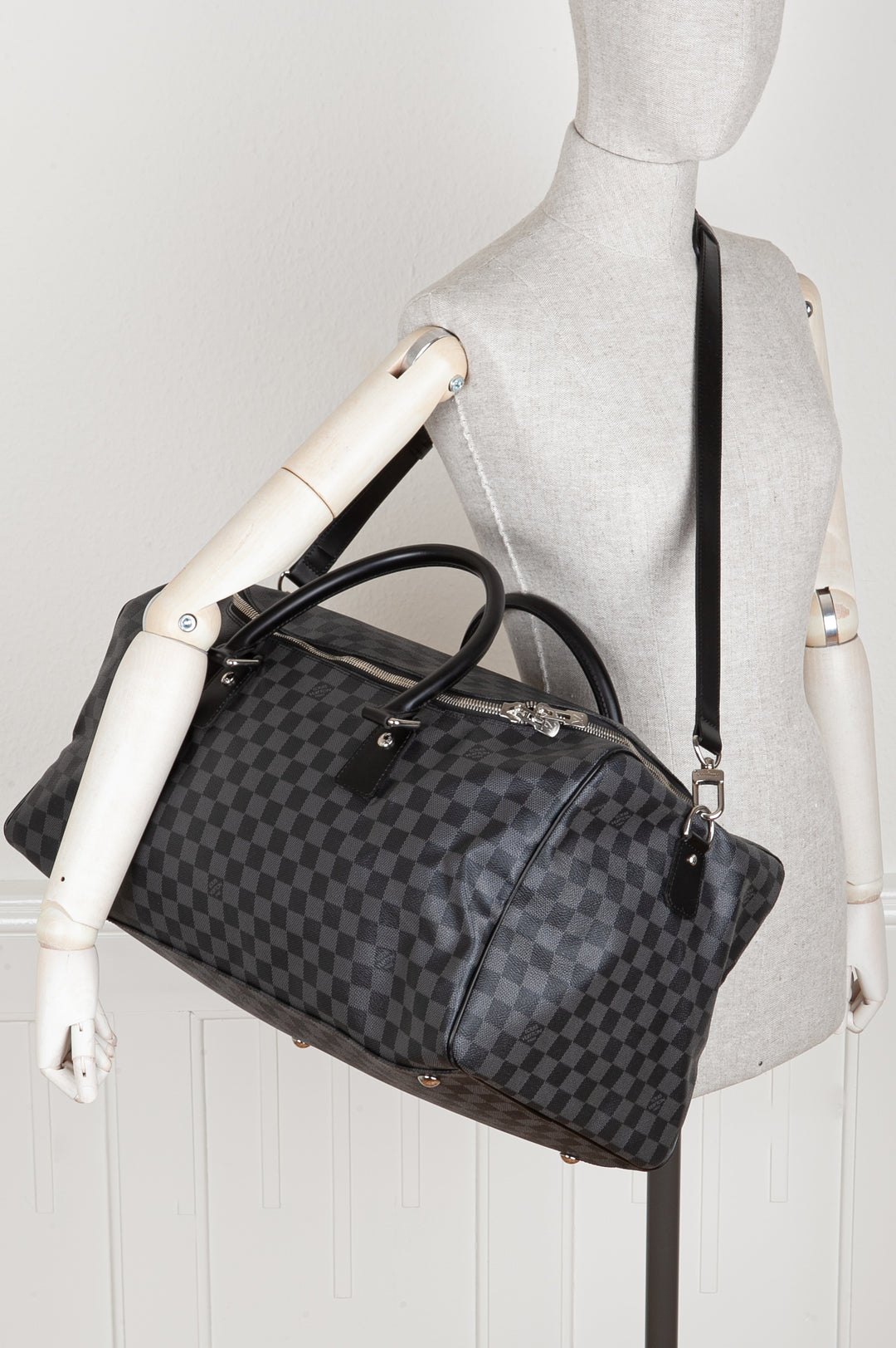 Louis Vuitton Damier Graphite Roadster Bag - Black - LOU779182