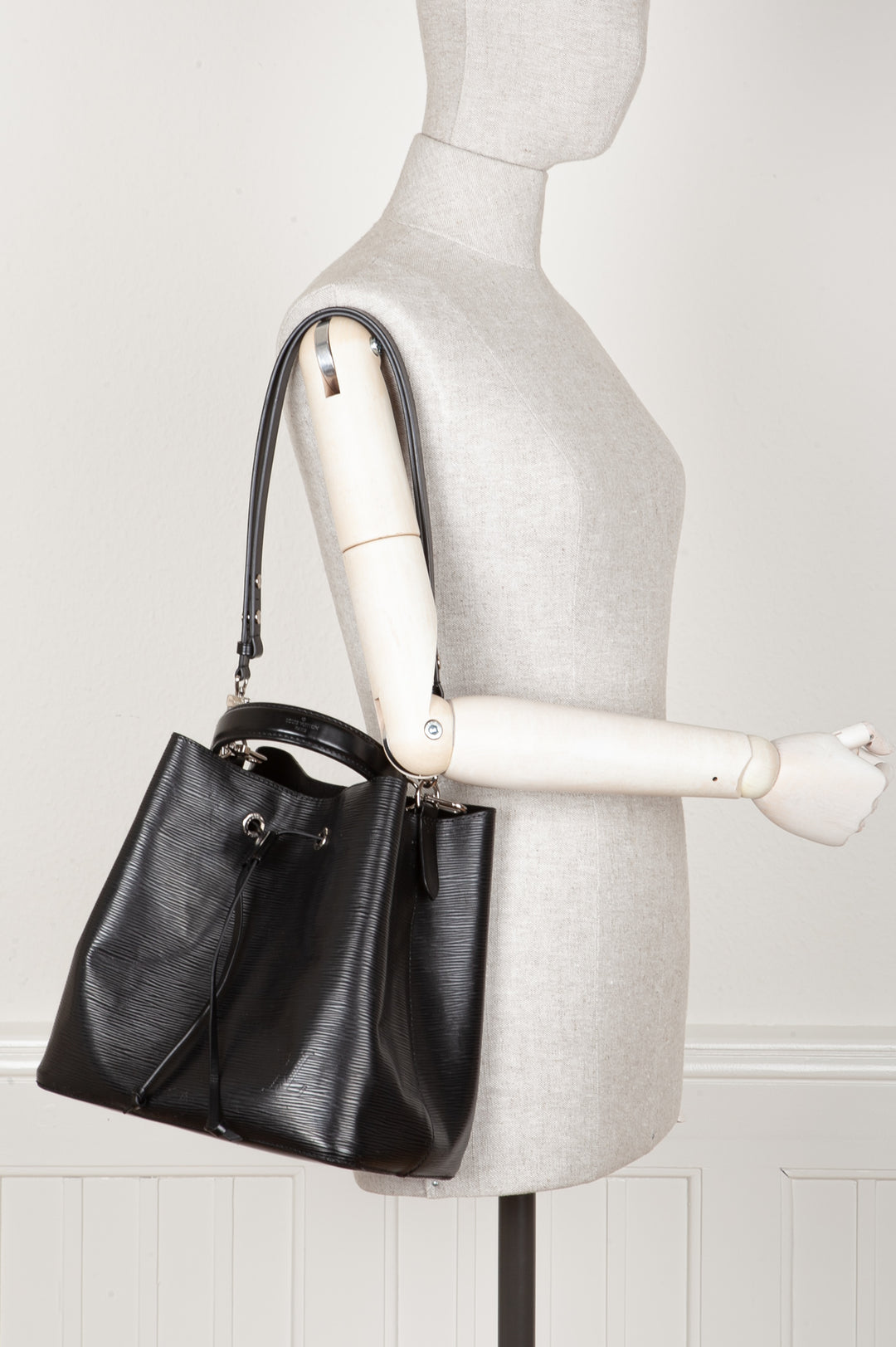 LOUIS VUITTON Néo Noé Black