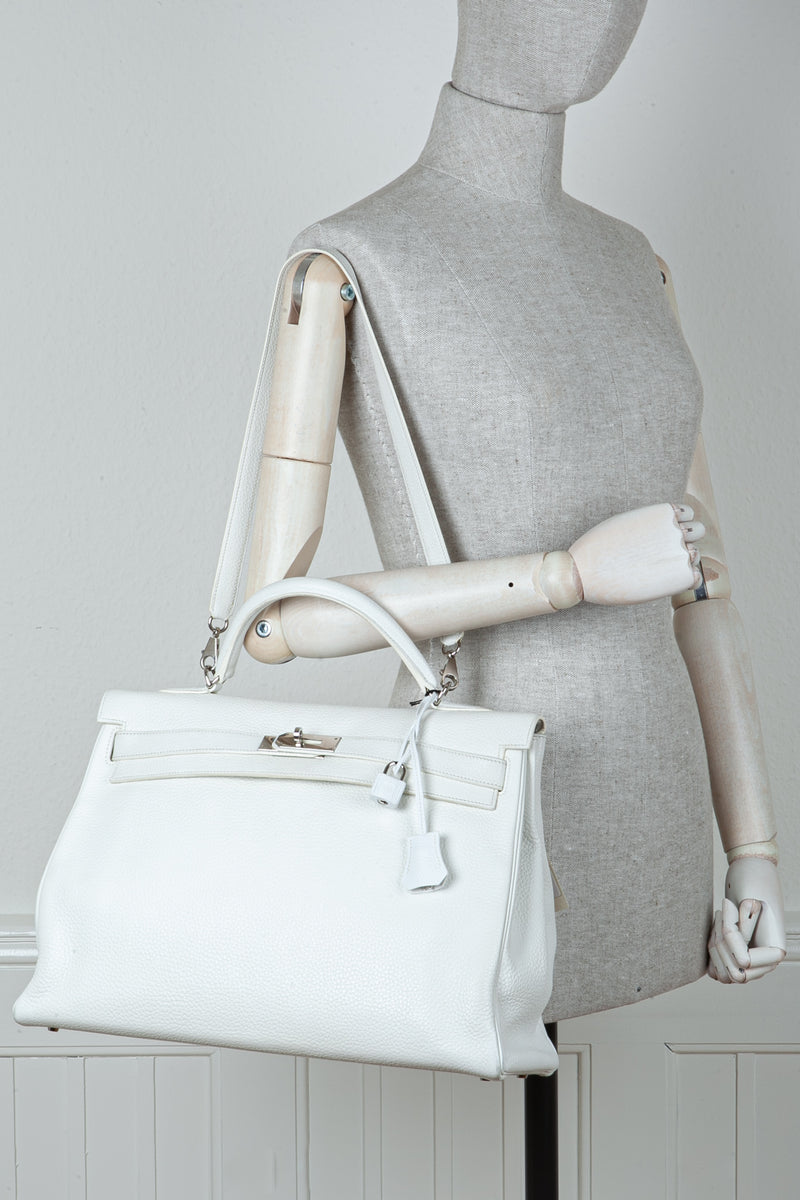 HERMÈS Kelly 40 Clemence Blanc