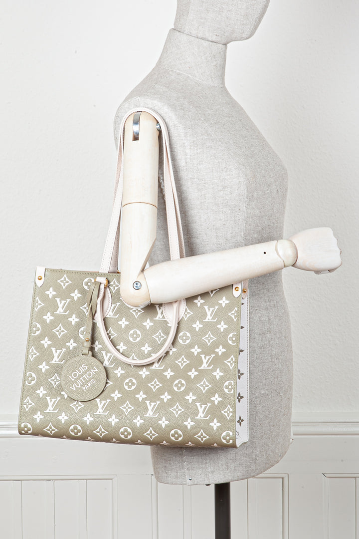 LOUIS VUITTON Onthego MM Khaki Beige