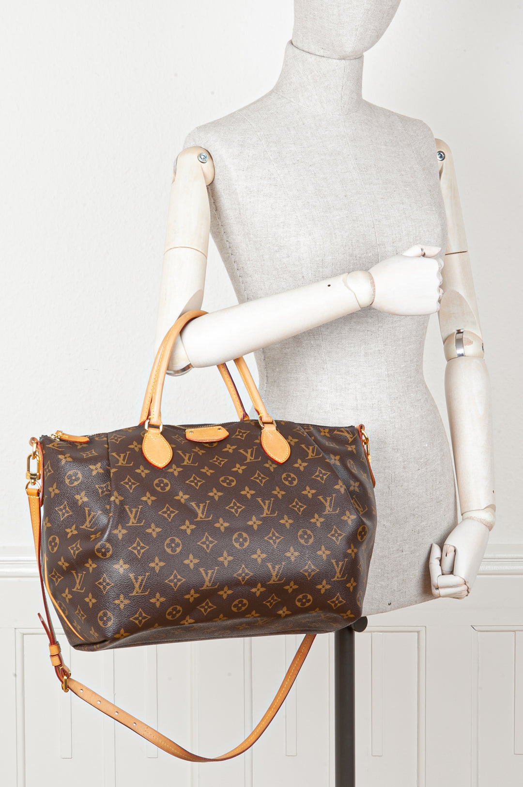 LOUIS VUITTON Turenne MM Bag MNG