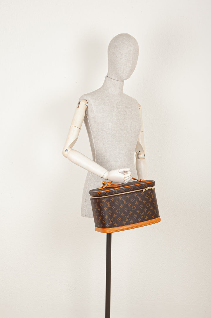 LOUIS VUITTON Nice Train Case MNG