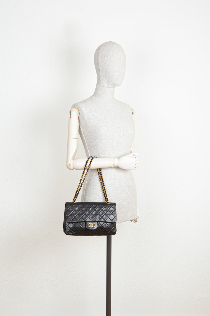CHANEL Vintage Double Flap Bag Medium Black