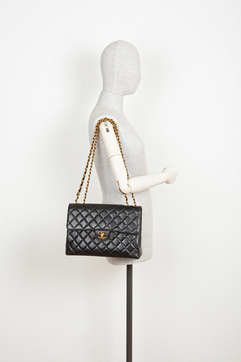 CHANEL Vintage Jumbo Single Flap Bag Black
